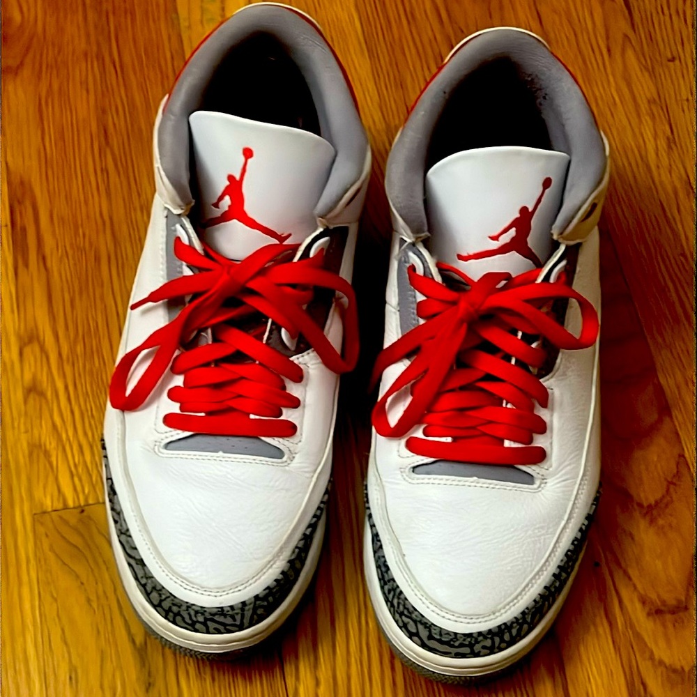 Gently worn Jordan 3s